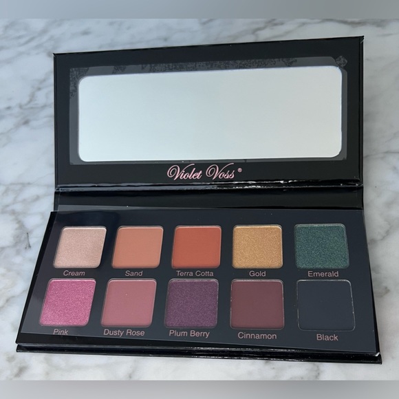 Violet Voss Essentials 1 Eyeshadow Palette - Picture 1 of 2